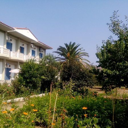 Guesthouse Karidia Skala Eresou Buitenkant foto
