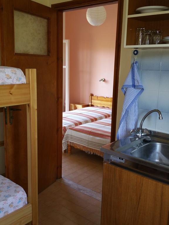 Guesthouse Karidia Skala Eresou Buitenkant foto