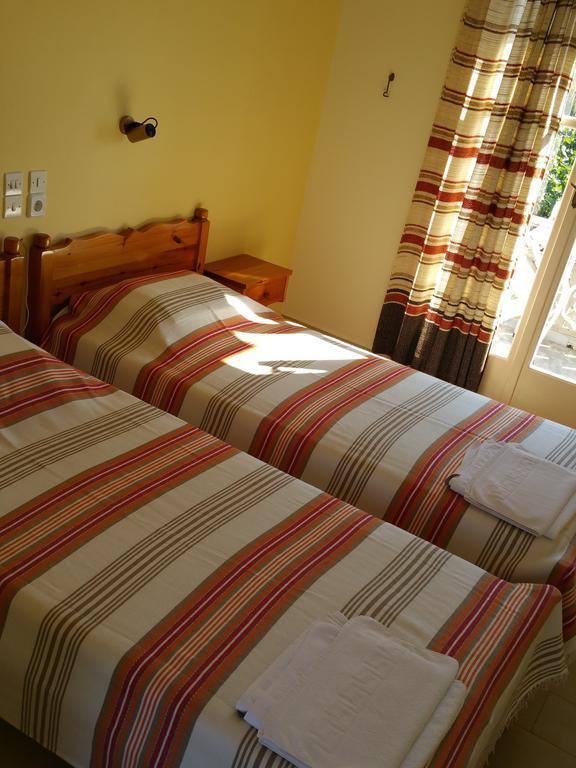 Guesthouse Karidia Skala Eresou Buitenkant foto
